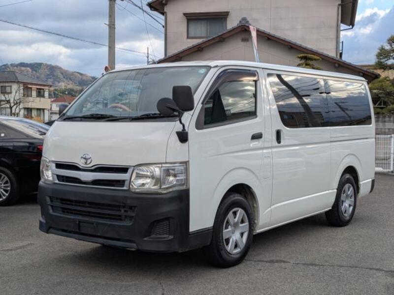TOYOTA HIACE VAN