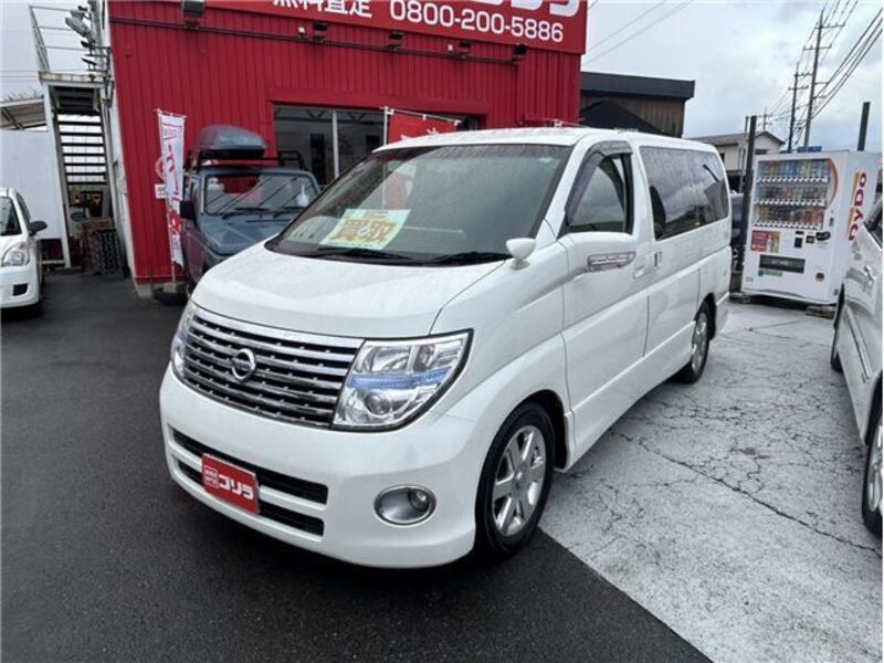 NISSAN ELGRAND