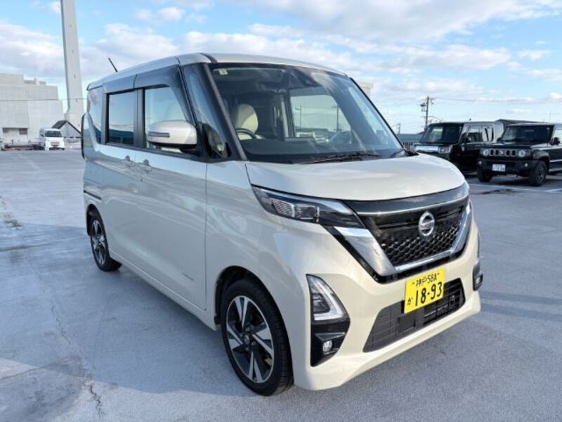 NISSAN ROOX