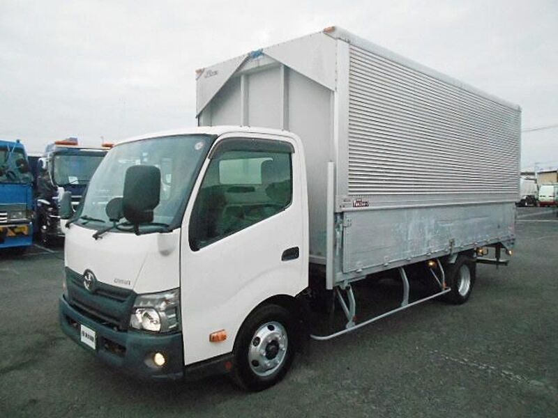 TOYOTA DYNA
