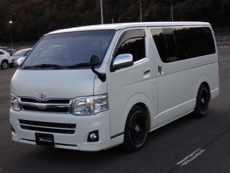 TOYOTA Regiusace Van