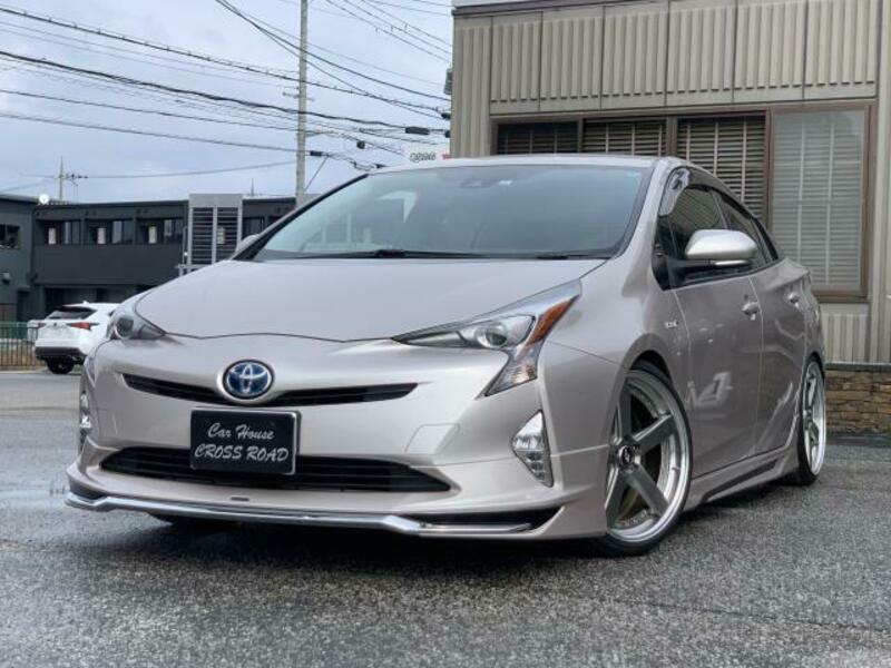 TOYOTA　PRIUS