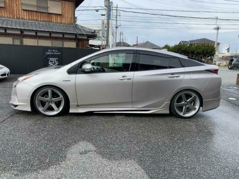 PRIUS-1