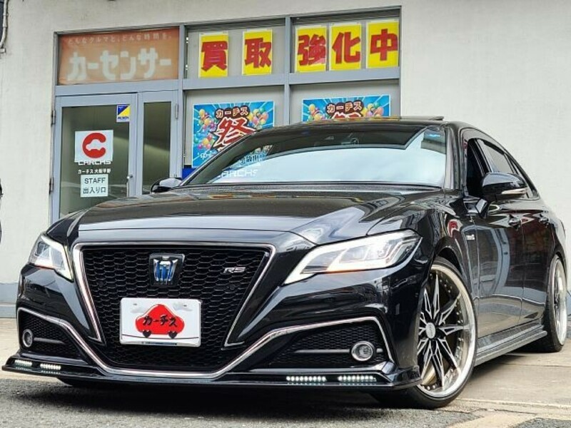 Toyota crown azsh20