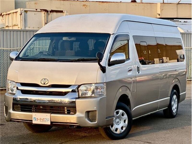 TOYOTA HIACE