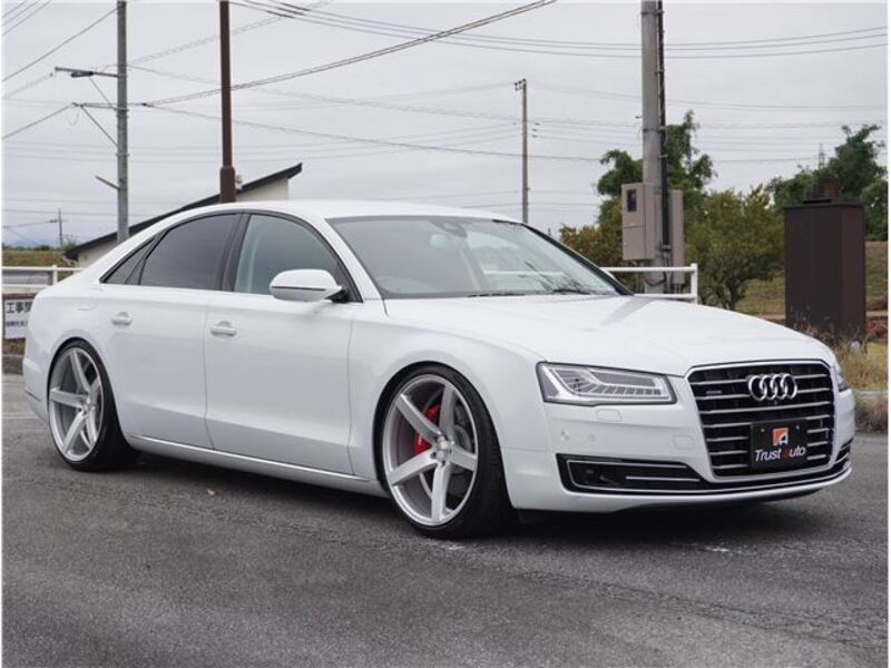 AUDI A8