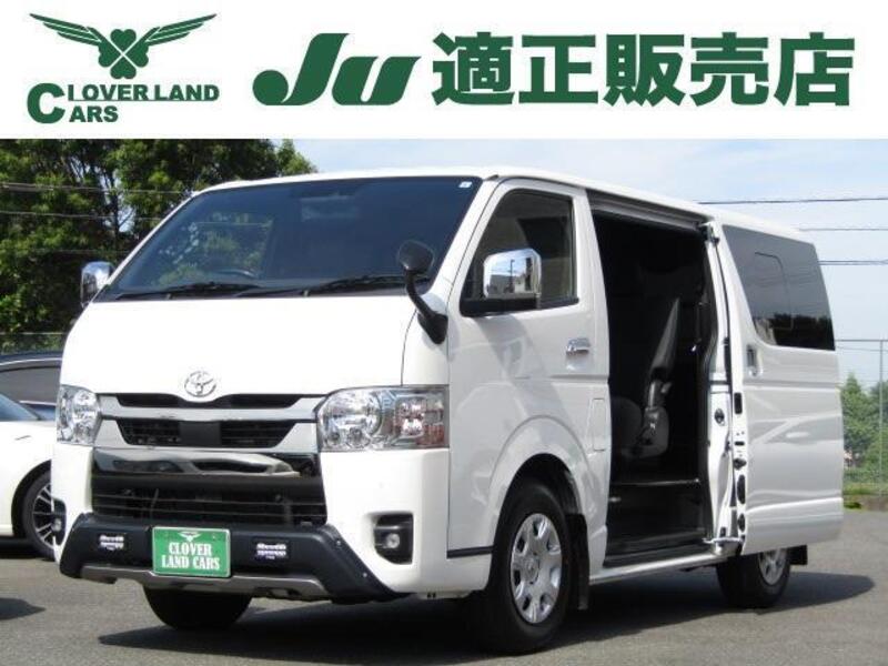 TOYOTA HIACE VAN