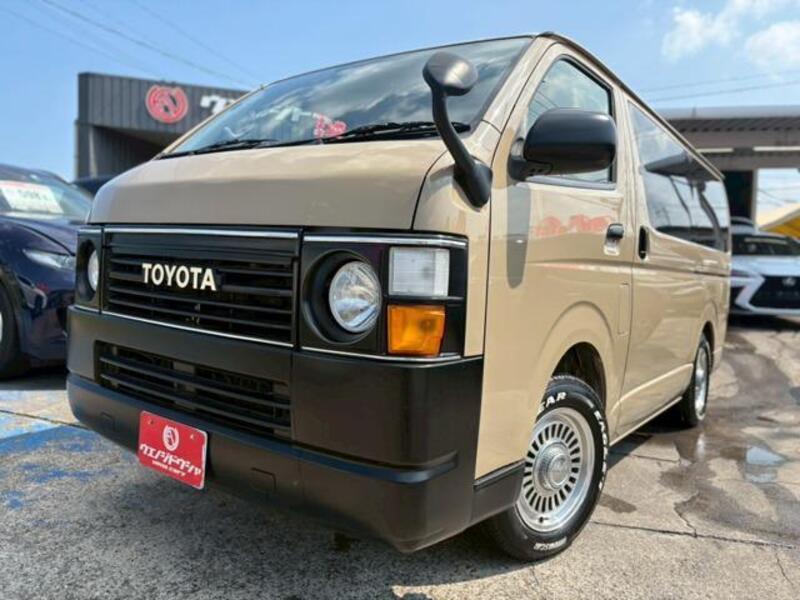 TOYOTA HIACE VAN