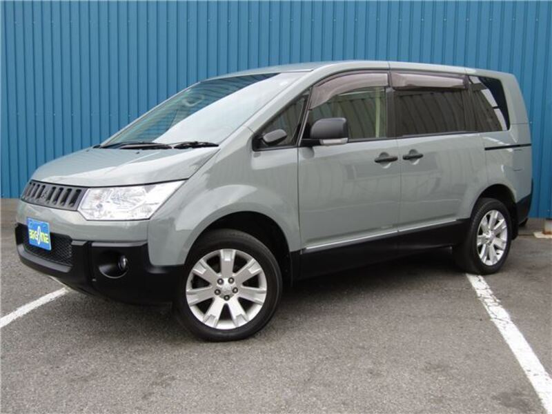 MITSUBISHI DELICA D5