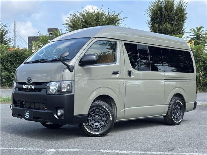TOYOTA HIACE
