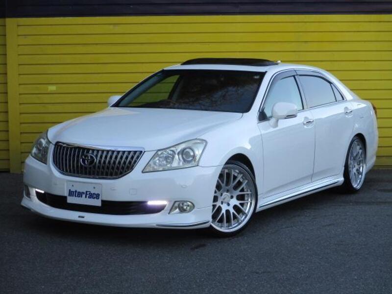 TOYOTA CROWN MAJESTA