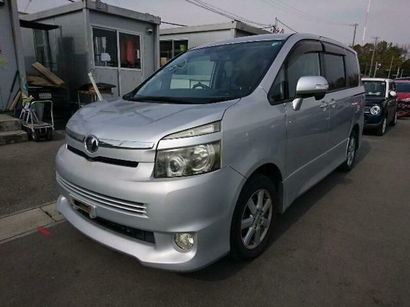 Toyota voxy 2007