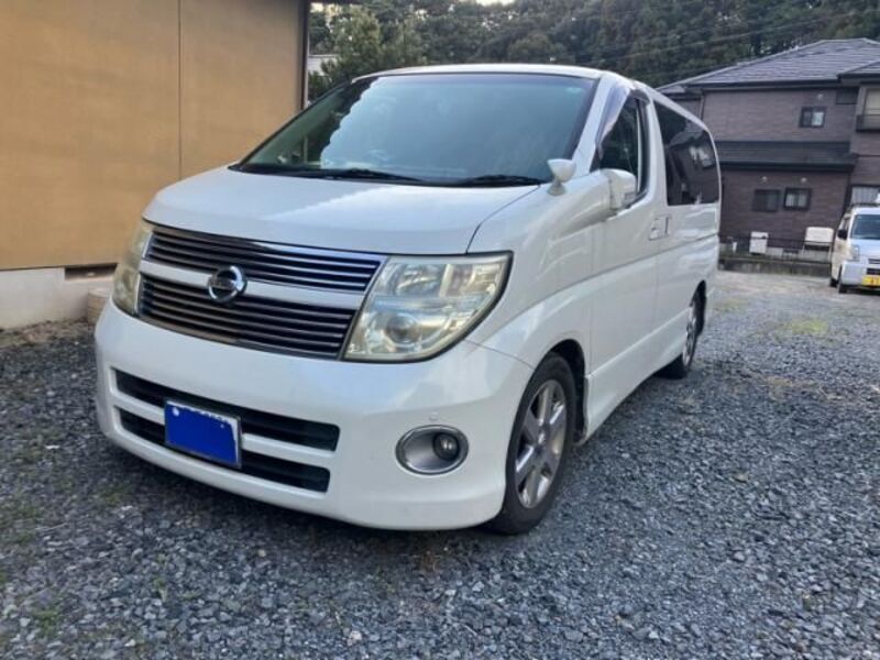 NISSAN ELGRAND