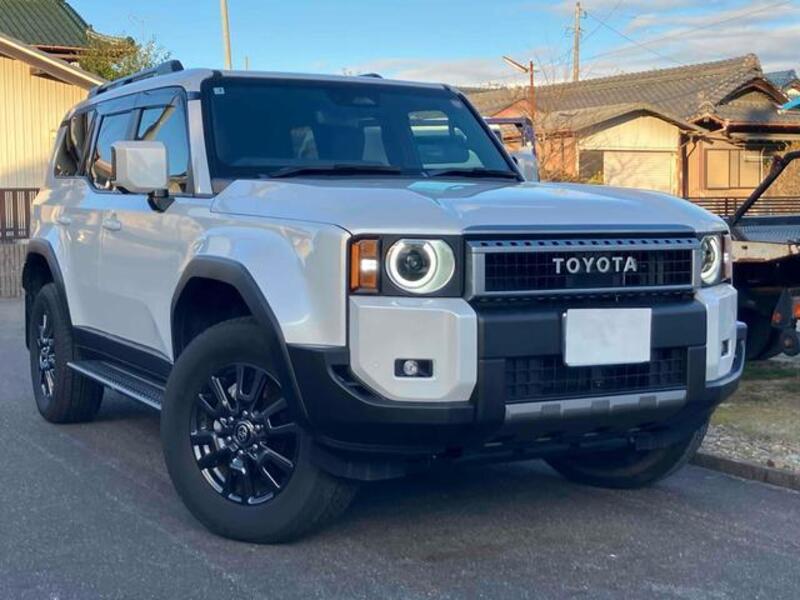 TOYOTA LAND CRUISER 250