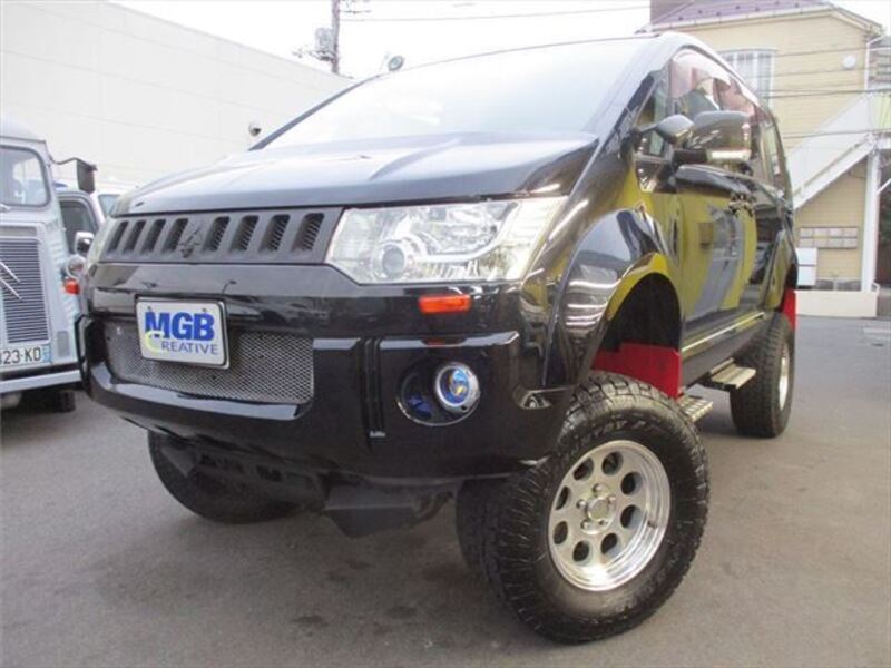 MITSUBISHI DELICA D5