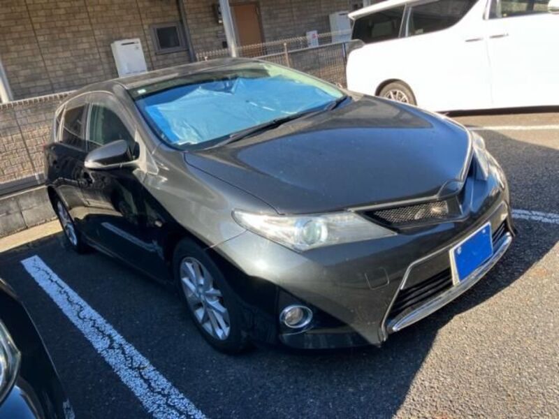 TOYOTA AURIS