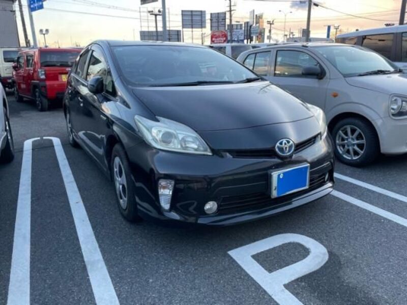 TOYOTA PRIUS