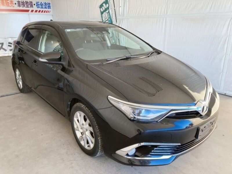 TOYOTA AURIS