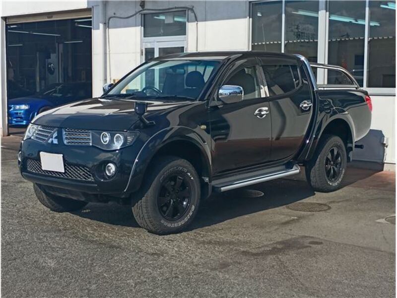 MITSUBISHI TRITON