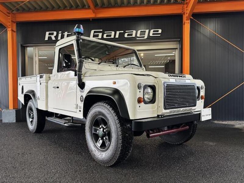 LAND ROVER DEFENDER