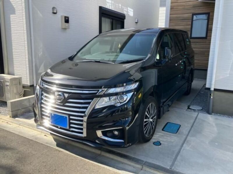 NISSAN ELGRAND