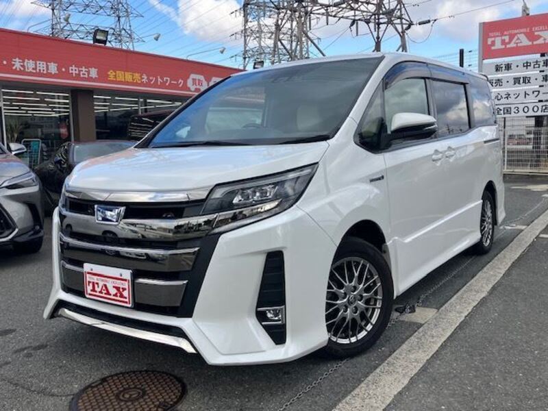 TOYOTA NOAH