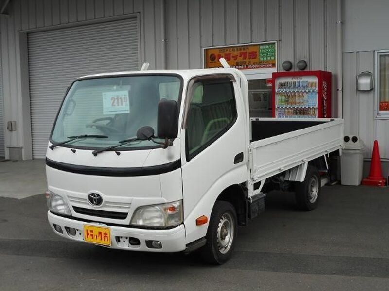 TOYOTA DYNA