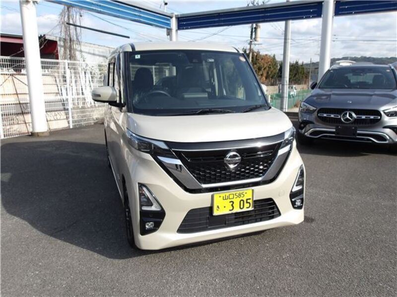NISSAN ROOX