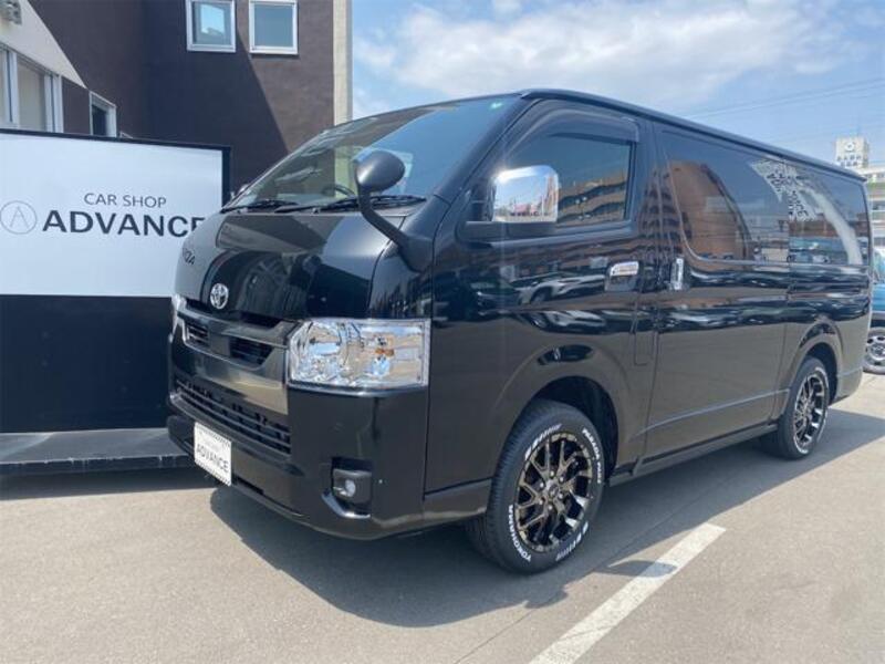TOYOTA HIACE VAN