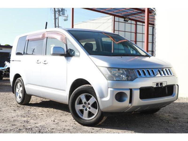 MITSUBISHI DELICA D5