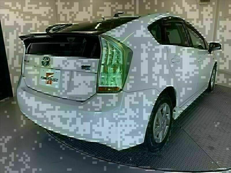 PRIUS-4