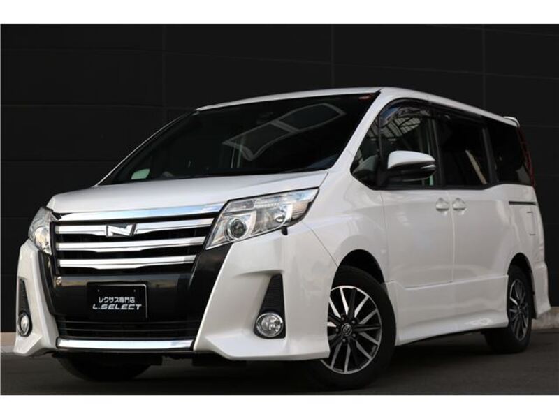 TOYOTA NOAH