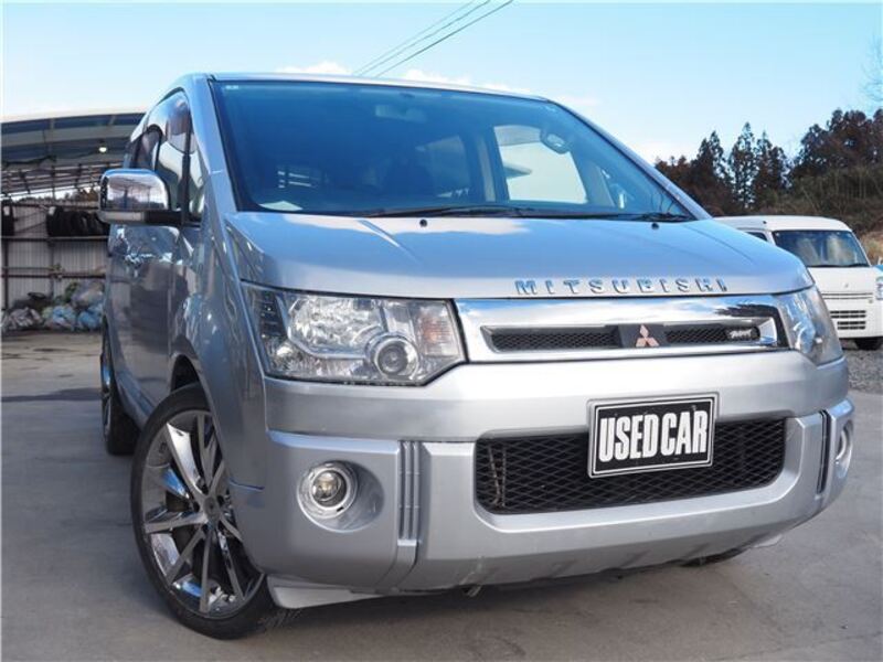 MITSUBISHI DELICA D5