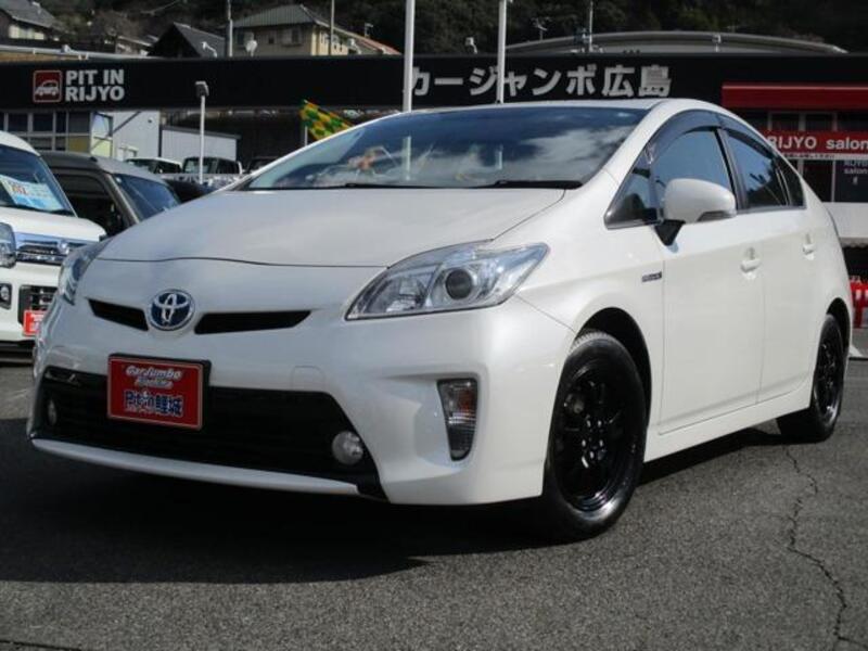 TOYOTA PRIUS