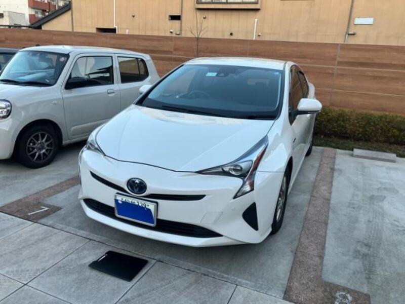 TOYOTA PRIUS