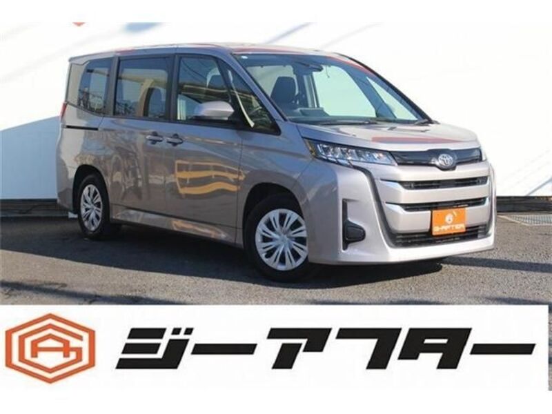 TOYOTA NOAH