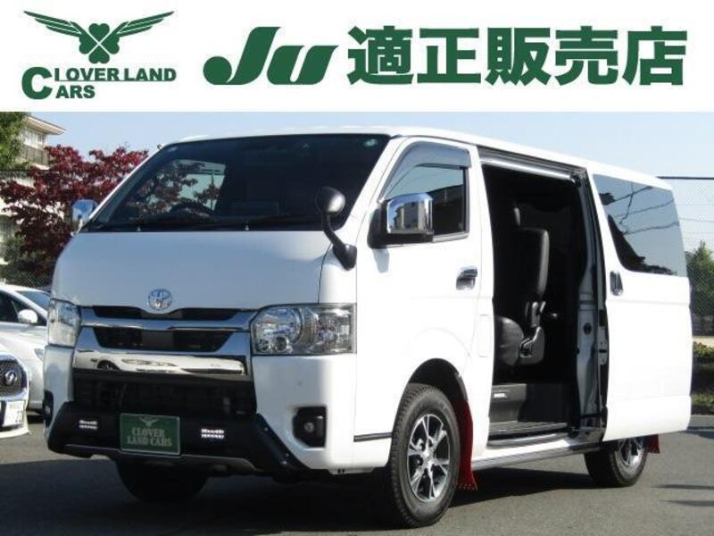 TOYOTA HIACE VAN