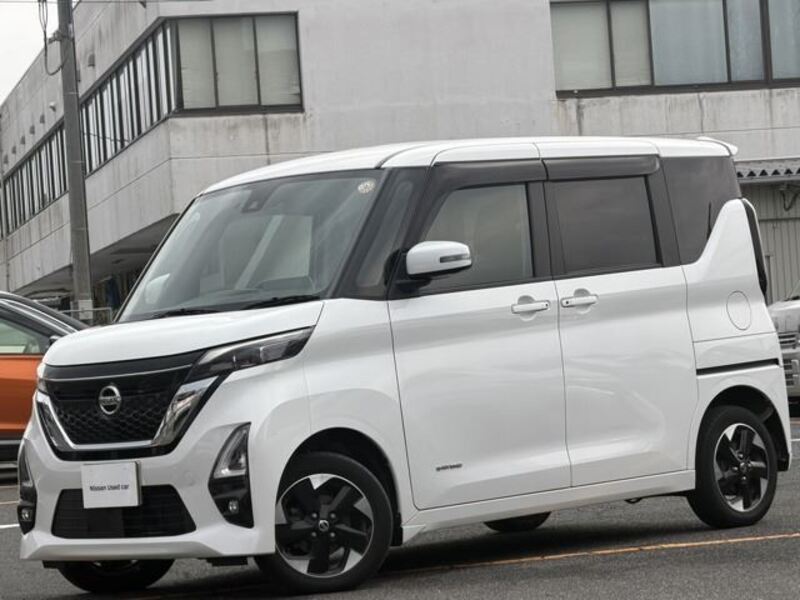 NISSAN ROOX