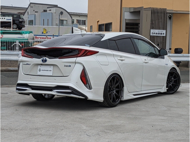 PRIUS PHV