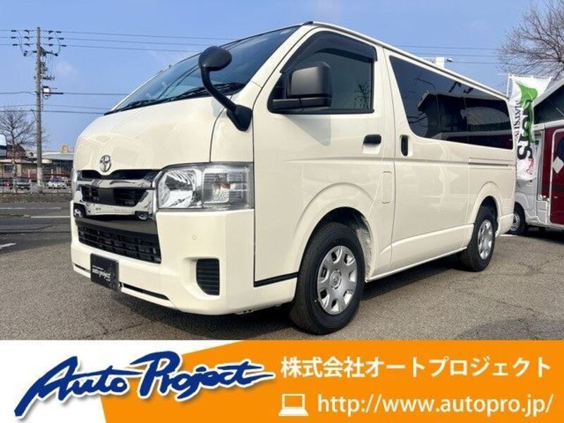 TOYOTA HIACE