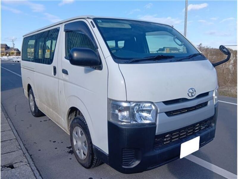 TOYOTA HIACE