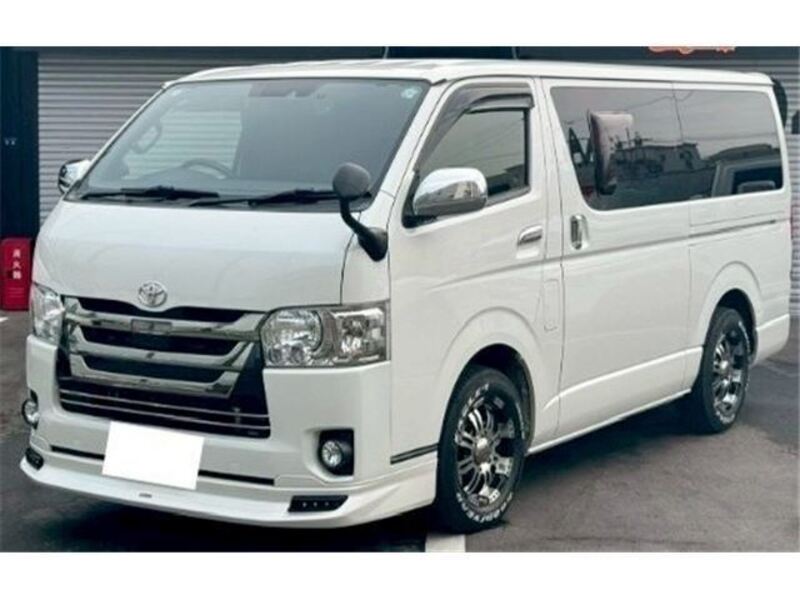 TOYOTA HIACE