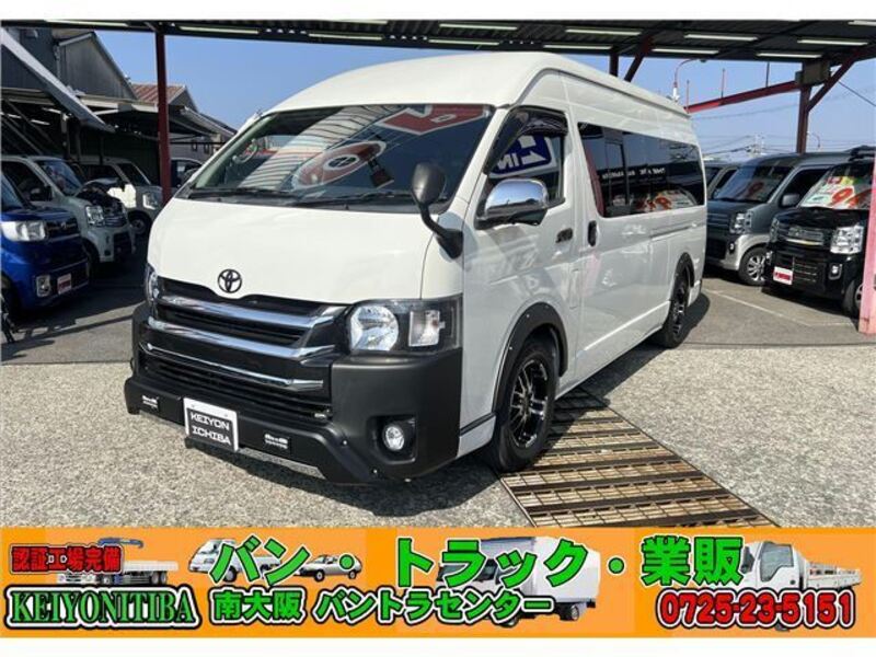 TOYOTA HIACE