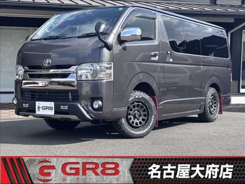 TOYOTA HIACE VAN