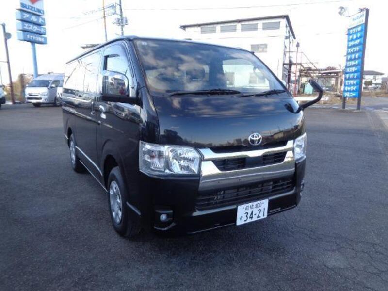 TOYOTA HIACE VAN