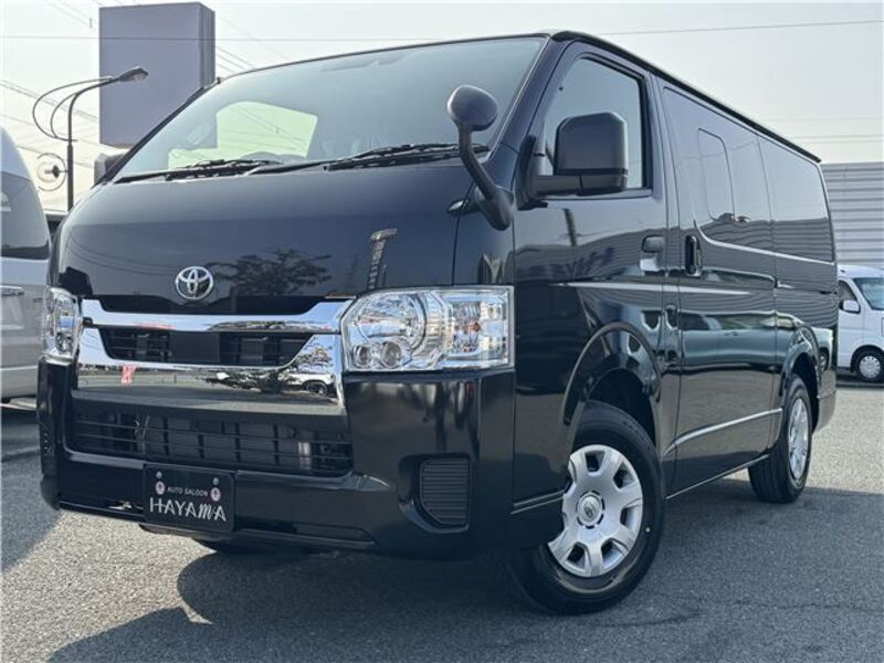 TOYOTA HIACE VAN