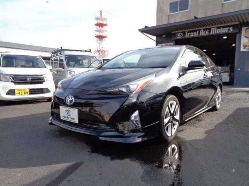 TOYOTA PRIUS