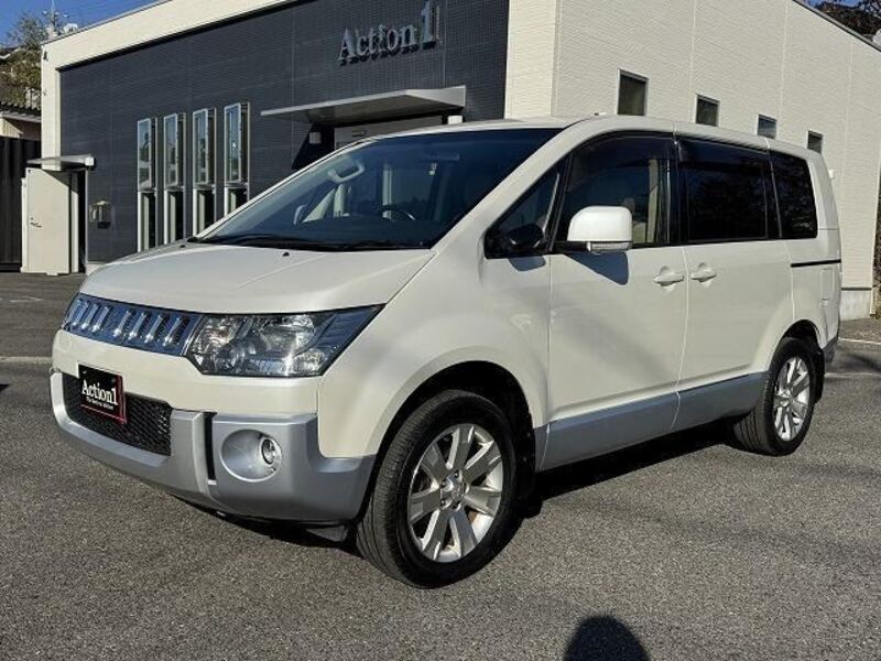 MITSUBISHI DELICA D5