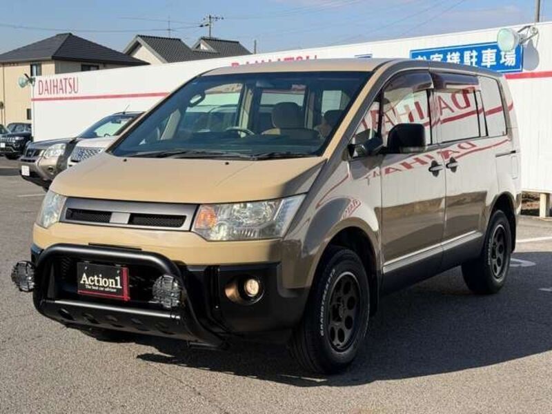 MITSUBISHI DELICA D5