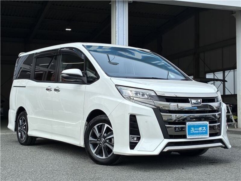 TOYOTA NOAH